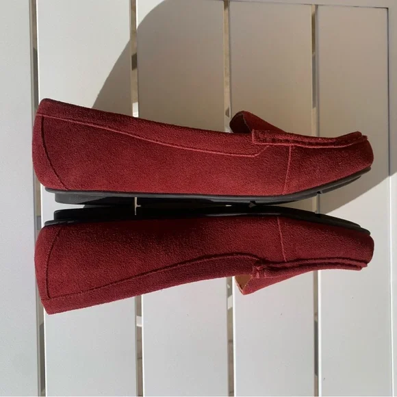 Vionic burgundy suede loafers size 8.5 - Picture 12 of 16